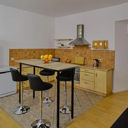 Urania Appartement *