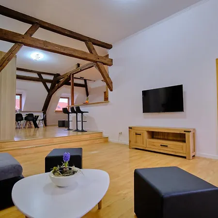 Urania Apartment *